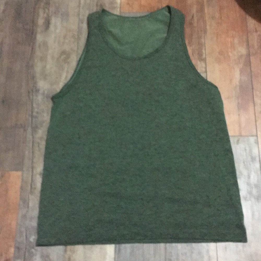 Lululemon Metal Vent tech size M